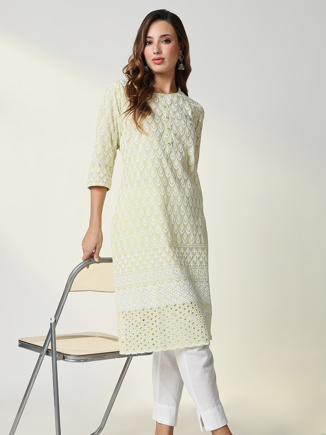 

SHOWOFF Floral Embroidered Thread Work Straight Kurta, Yellow