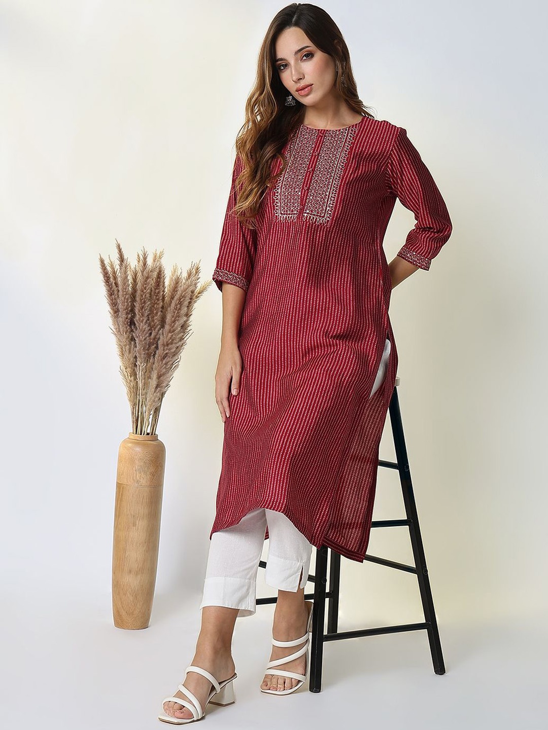 

SHOWOFF Bandhani Printed Sequins Straight Cotton Kurta, Red