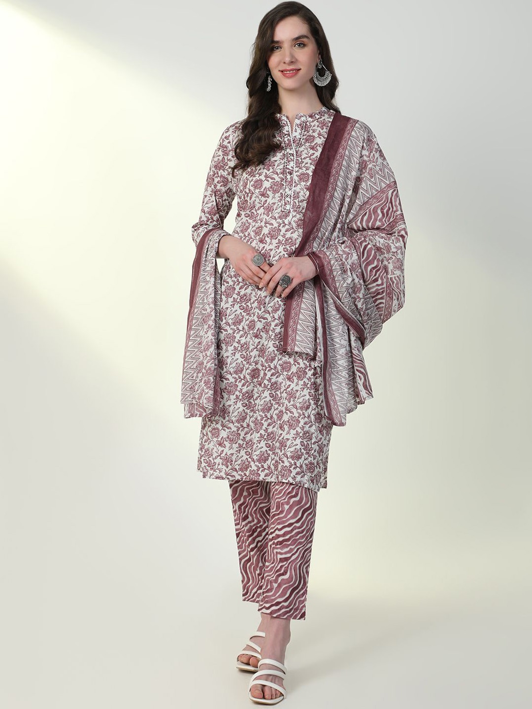 

SHOWOFF Floral Printed Mandarin Collar Straight Kurta With Trousers & Dupatta, Purple