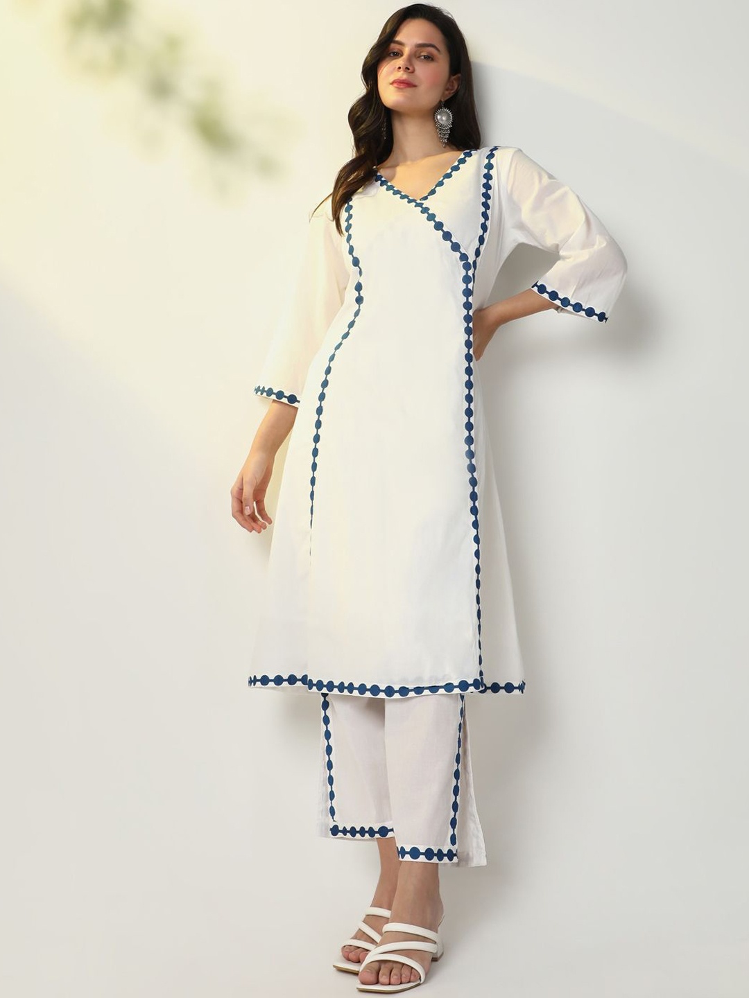 

SHOWOFF Angrakha A-Line Kurta With Trousers, White