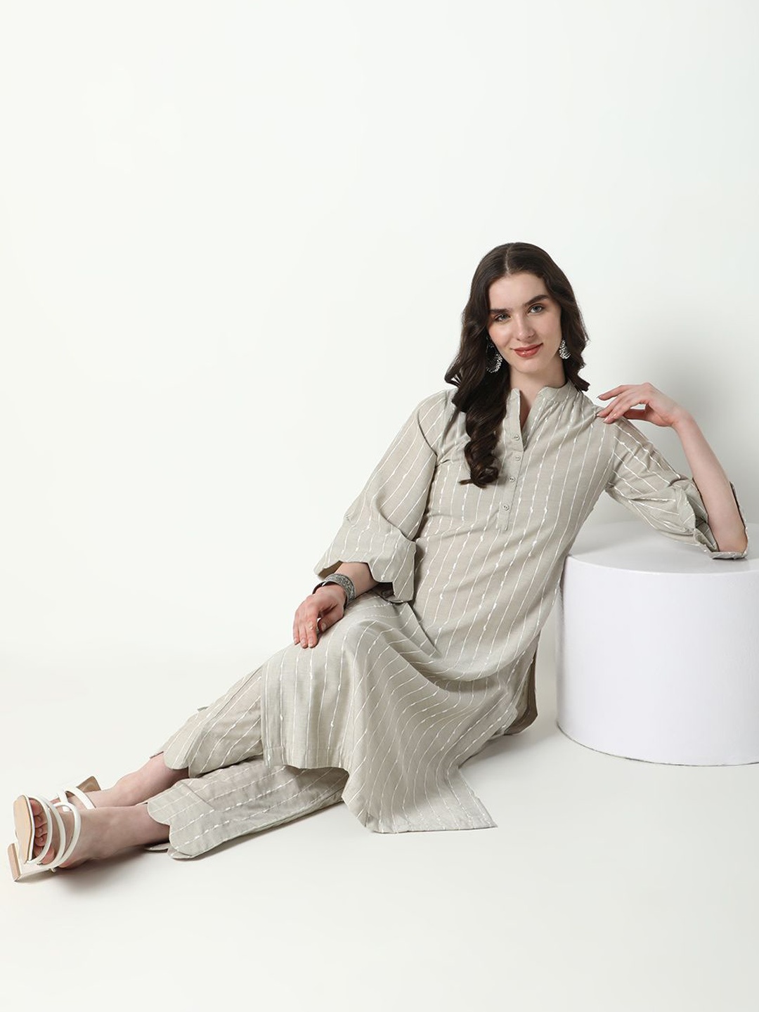

SHOWOFF Striped Woven Design Kurta With Trousers, Beige