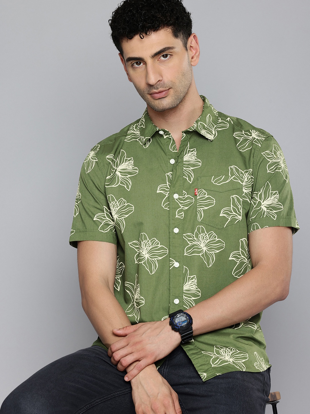 

Levis Pure Cotton Floral Printed Slim Fit Casual Shirt, Green