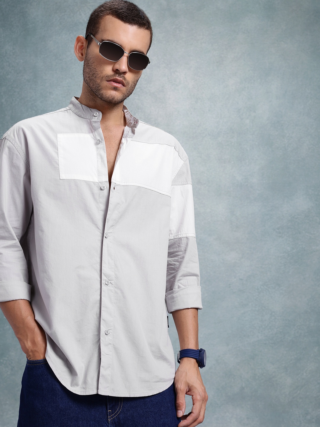 

The Roadster Life Co. Men Colourblocked Pure Cotton Relaxed Fit Shirt, Grey