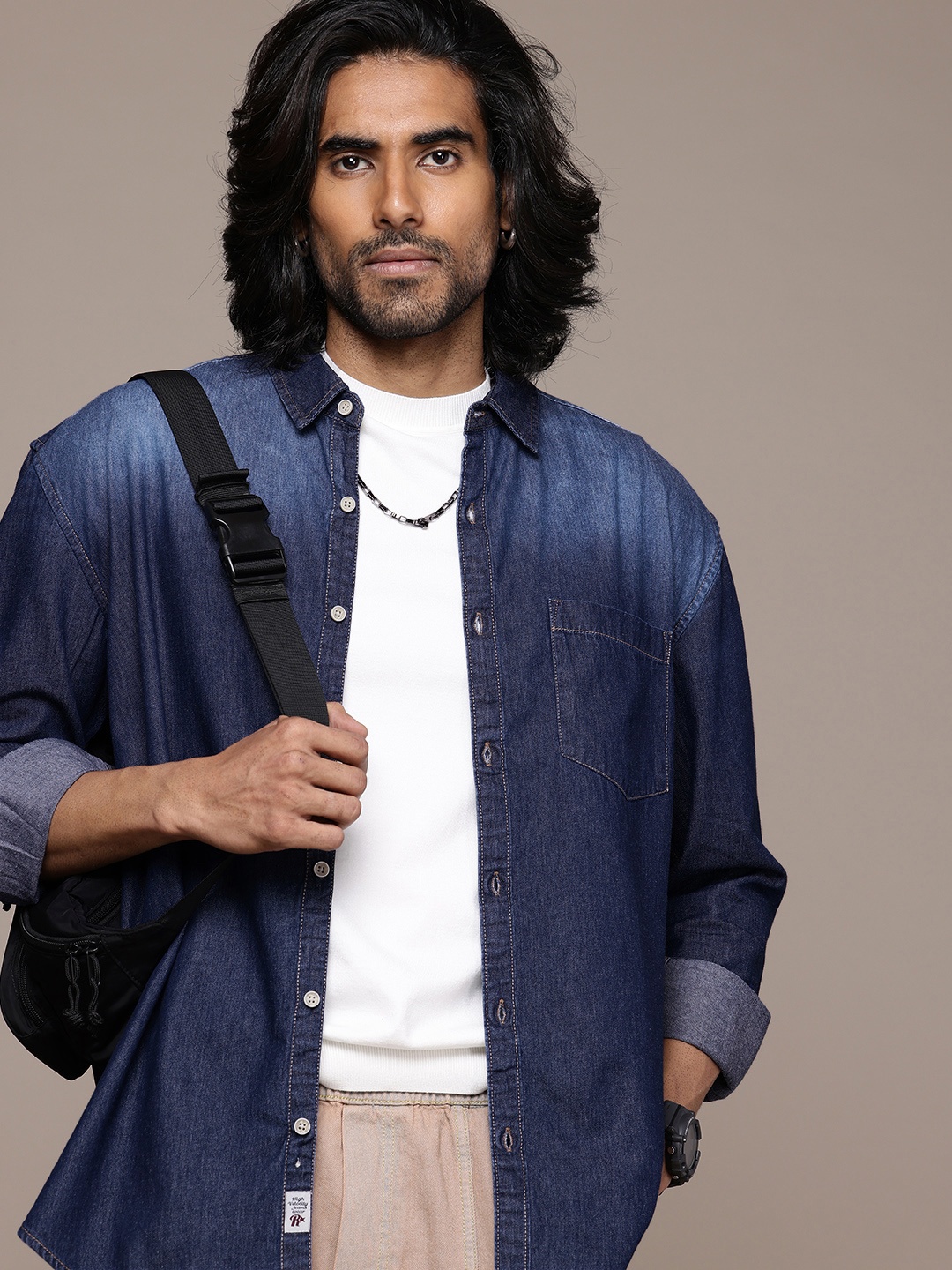 

The Roadster Life Co. Pure Cotton Faded Opaque Chambray Relaxed Fit Casual Shirt, Navy blue