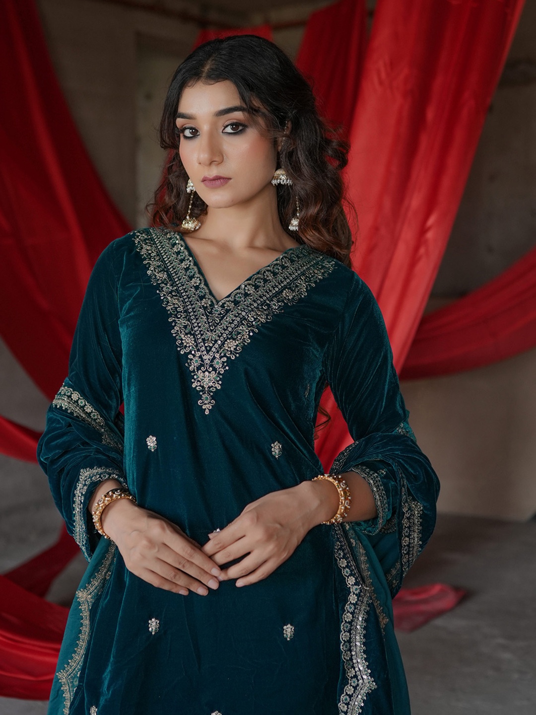

Libas Floral Embroidered Zari Velvet Straight Kurta With Palazzos & Dupatta, Teal