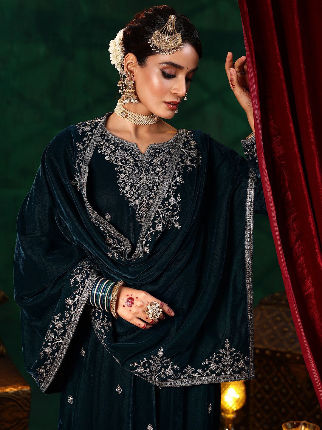 

Libas Floral Embroidered Straight Sequinned Velvet Kurta with Palazzos & Dupatta, Teal