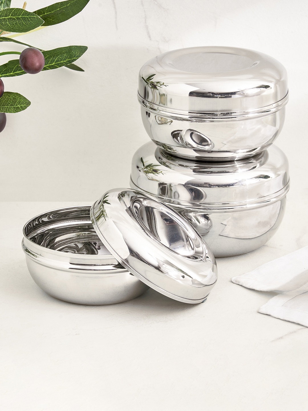 

Home Centre Corsica Aresco 3 Pieces Stainless Steel Canister Containers, Silver