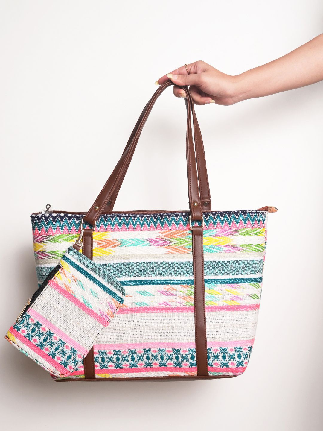 

DRASTR Women Floral Printed Structured Cotton Shoulder Bag, White
