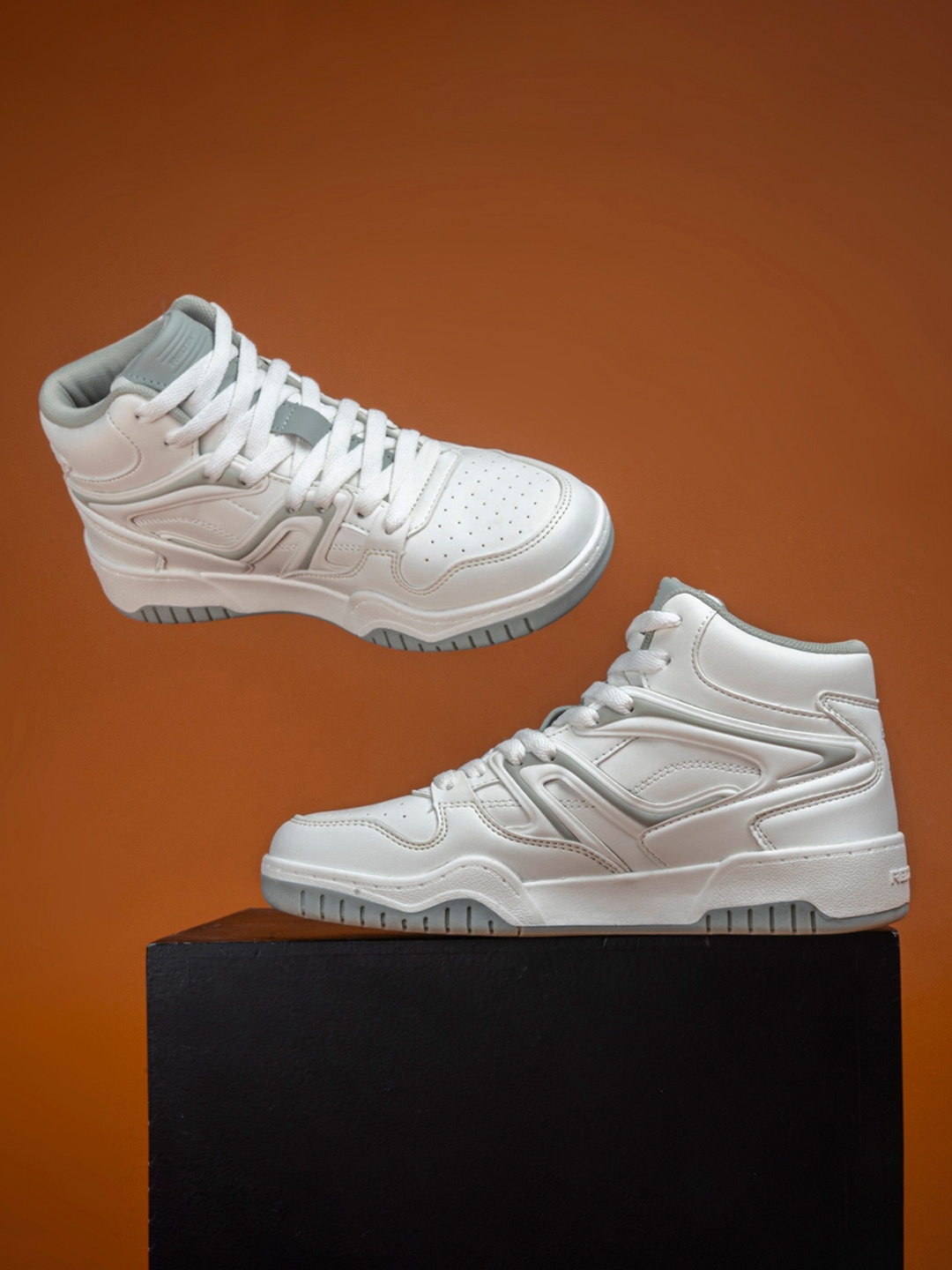

Red Tape Women Solid Sneakers, White