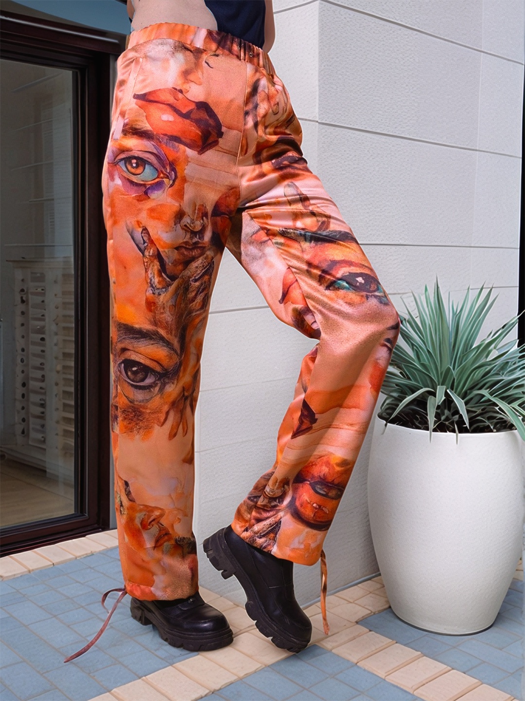

Stylecast X Hersheinbox Women Printed Relaxed High-Rise Trousers, Multi