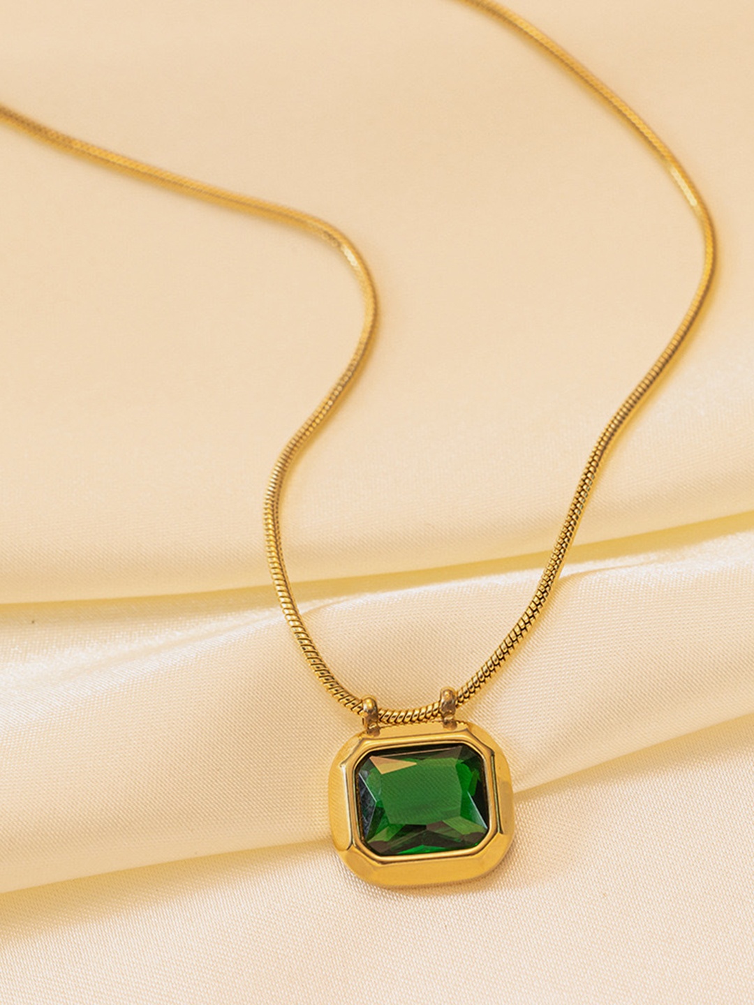 

MYKI Gold-Plated Contemporary Cubic Zirconia Pendant With Chain