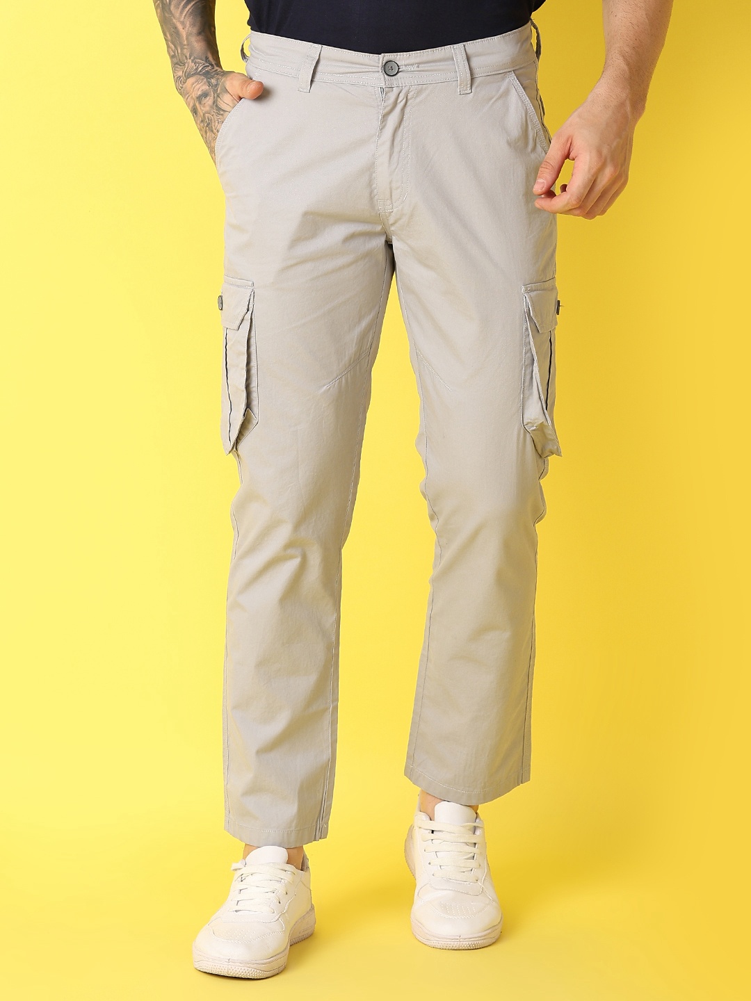 

V-Mart Men Cotton Regular Fit Cargos Trousers, Grey