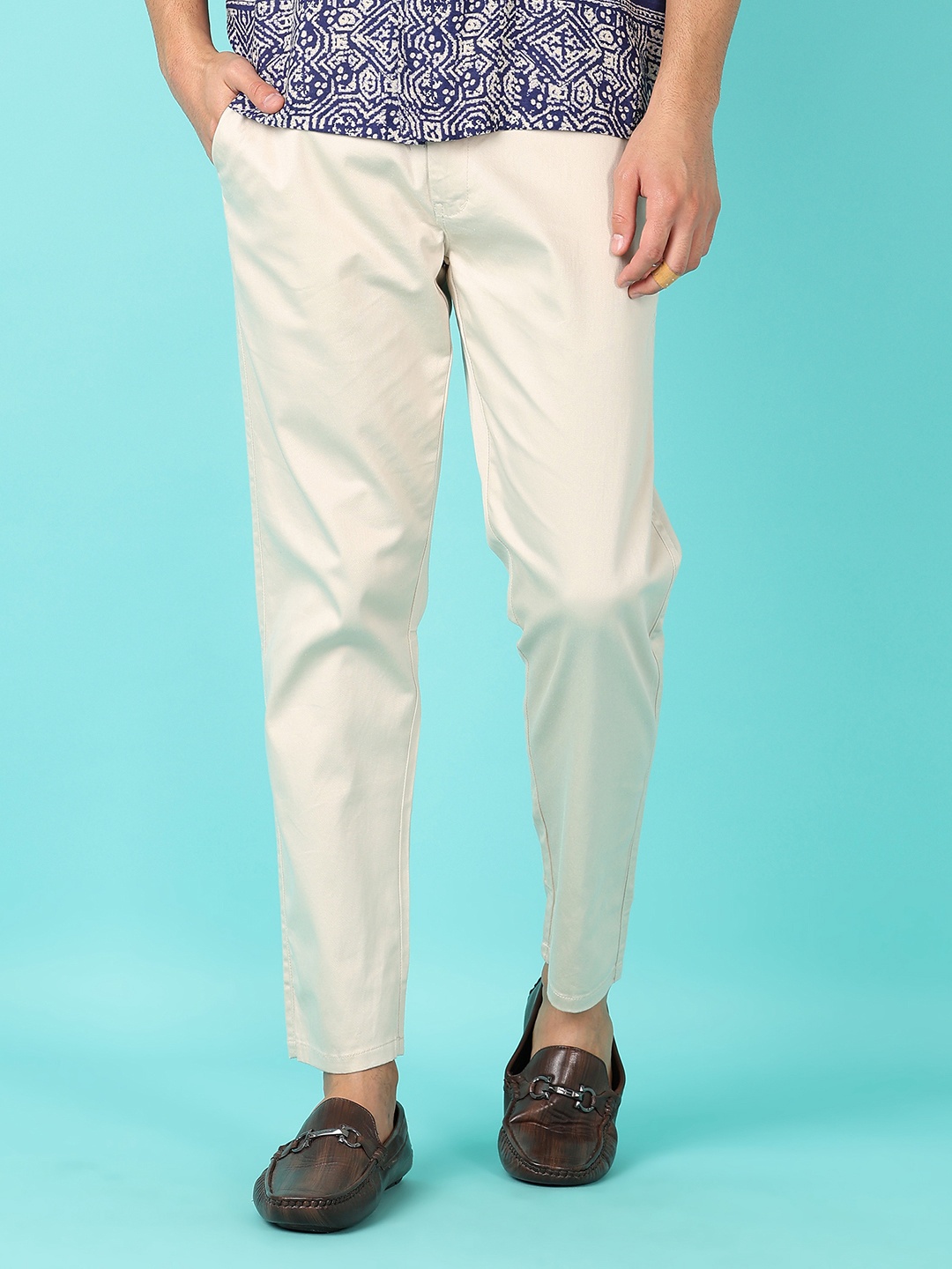 

V-Mart Men Mid-Rise Chinos Trousers, Beige