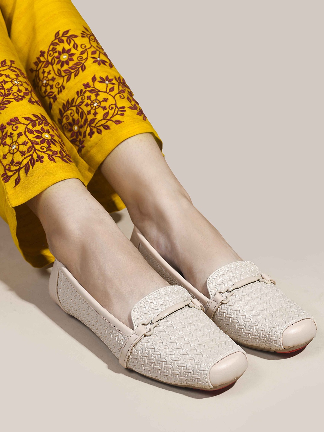 

SHUZ TOUCH Women Textured Loafers, Cream