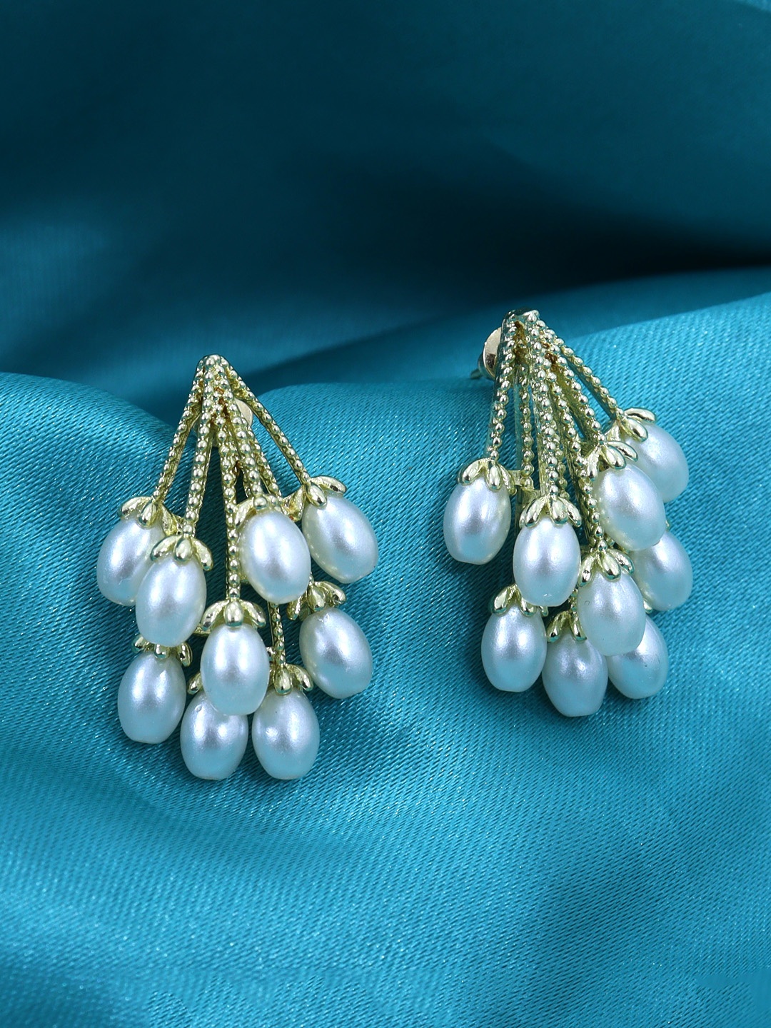 

Krelin Gold-Plated Classic Pearls Beaded Studs Earrings