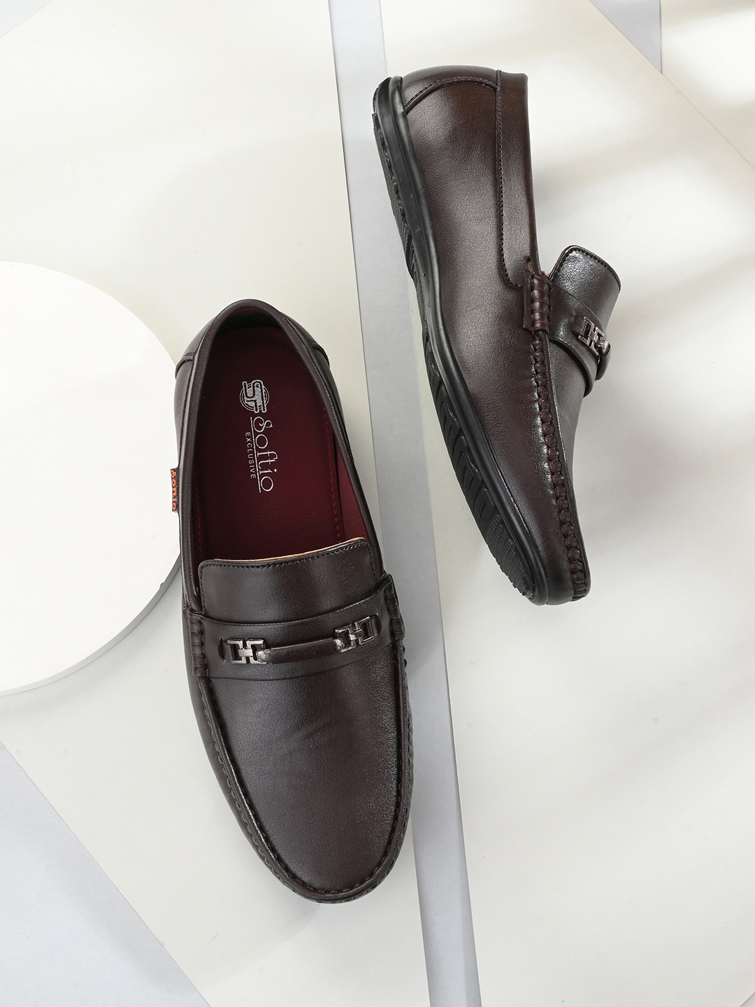 

SOFTIO Men Loafers, Brown