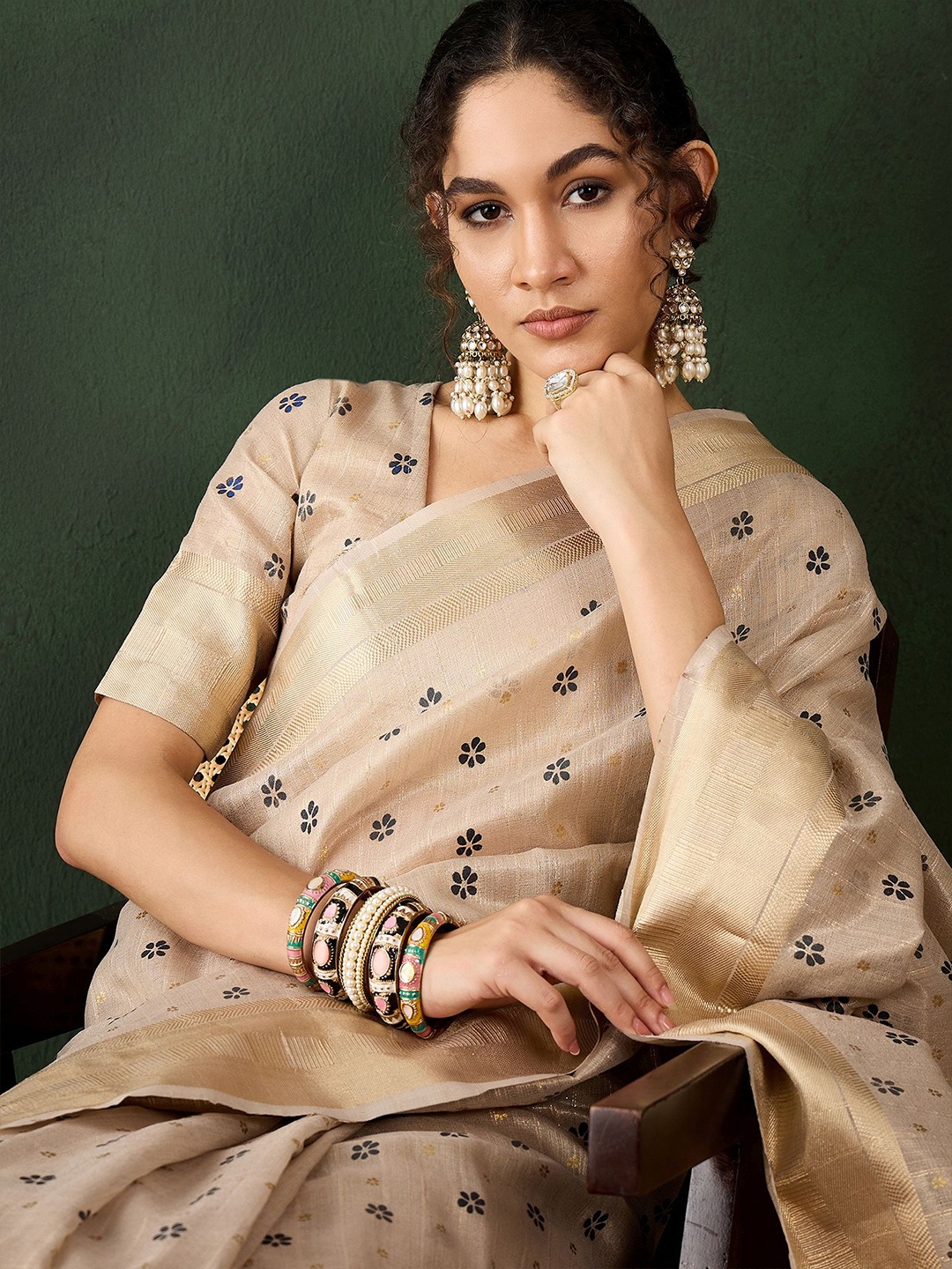 

VIRICA Floral Printed Zari Organza Saree, Beige