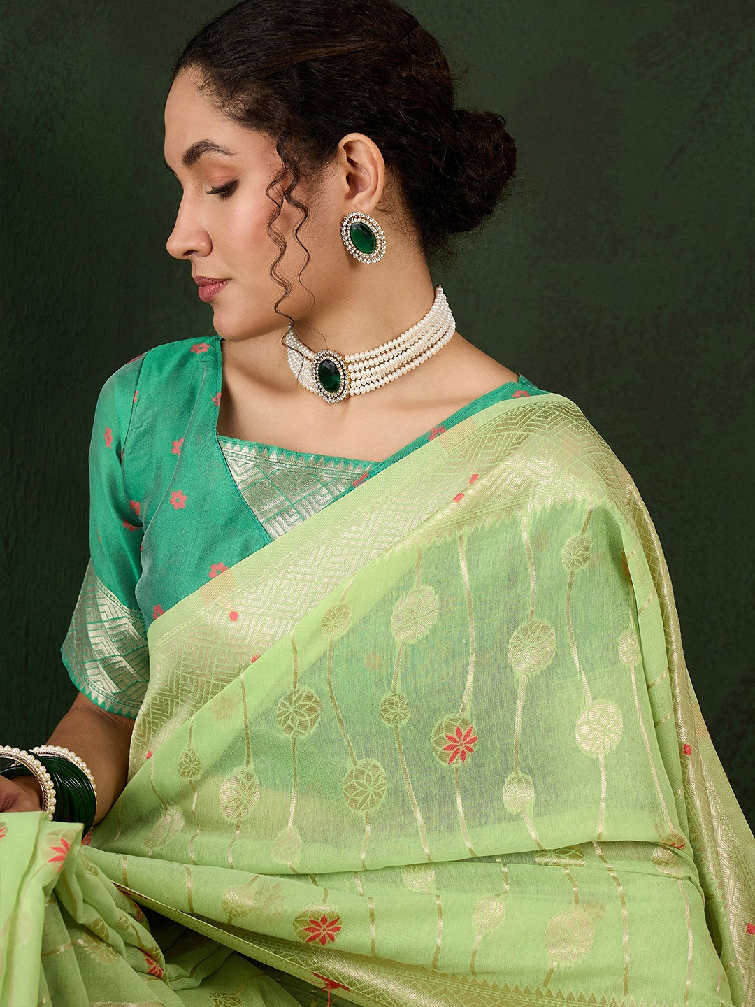 

VIRICA Woven Design Zari Saree, Green