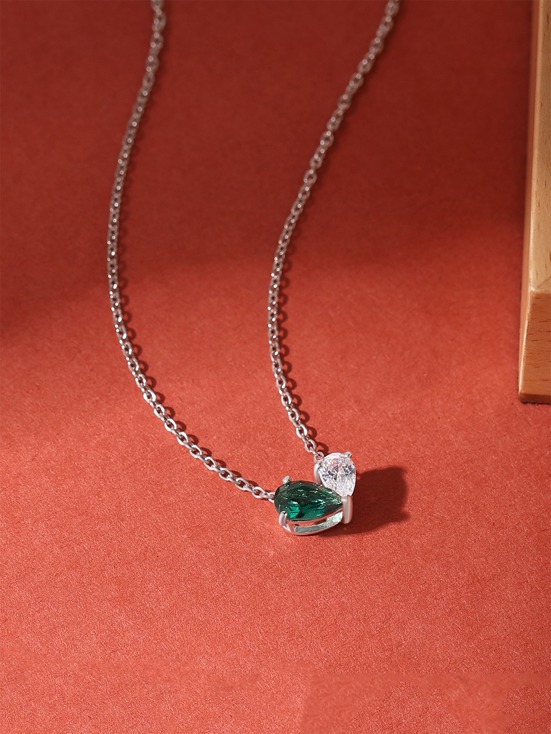 

Ornate Jewels 925 Sterling Silver Emerald & American Diamond Toi Et Moi Minimal Necklace