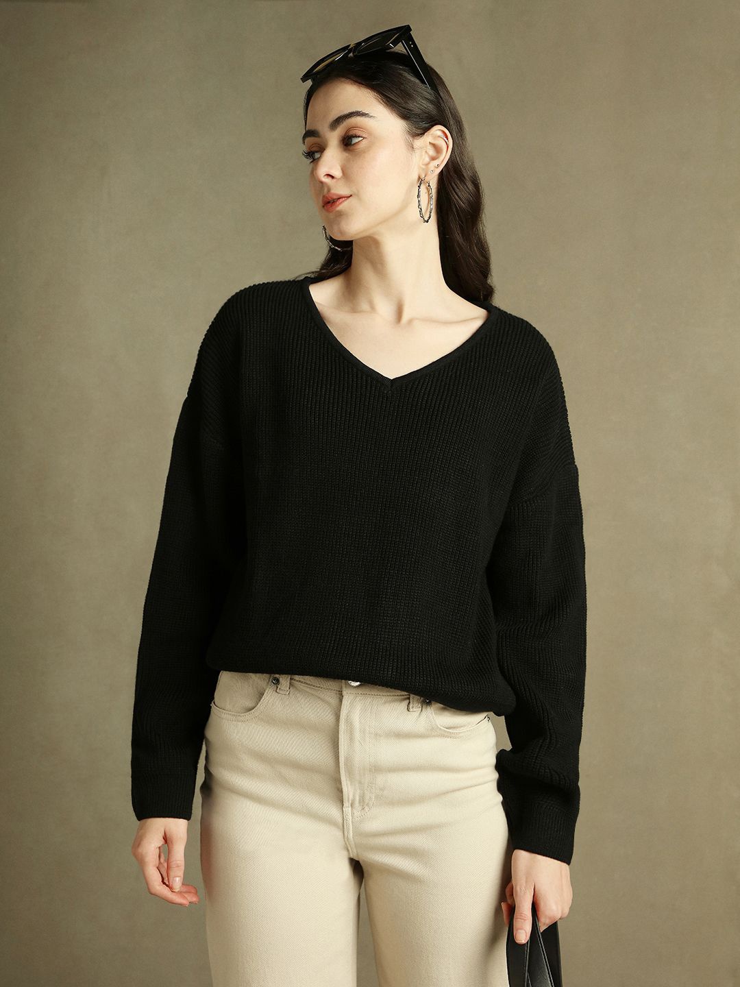 

DL Woman V-Neck Pullover, Black