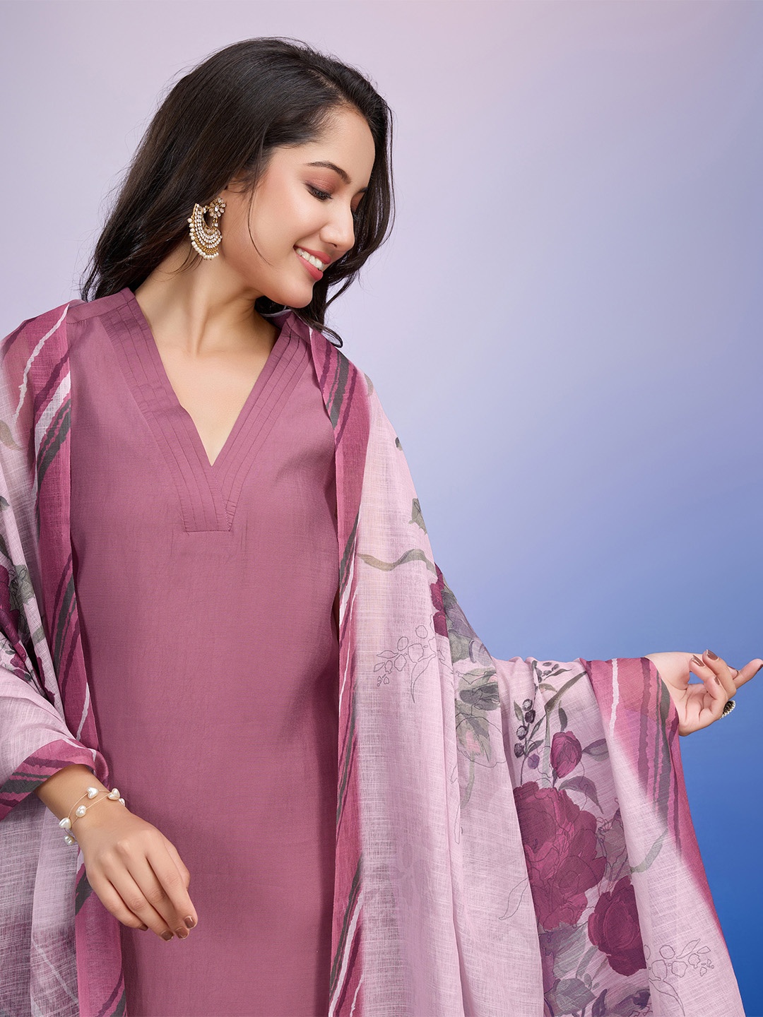 

MOJILAA V Neck Straight Kurta with Trousers & With Dupatta, Mauve