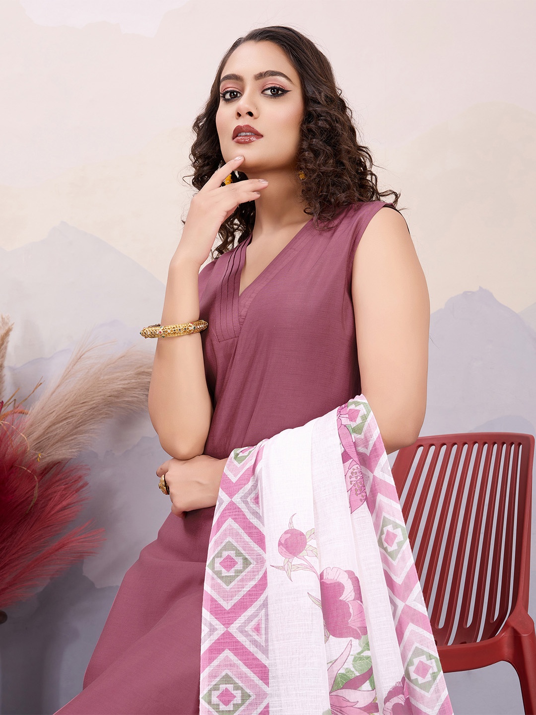 

MOJILAA V Neck Straight Kurta with Trousers & With Dupatta, Mauve