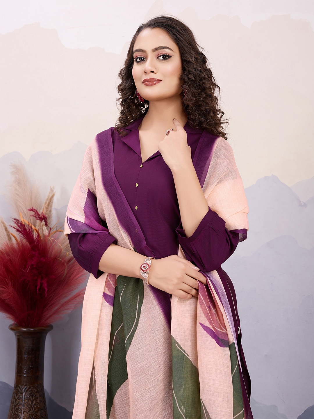 

MOJILAA V Neck Straight Kurta With Salwar & Dupatta, Purple