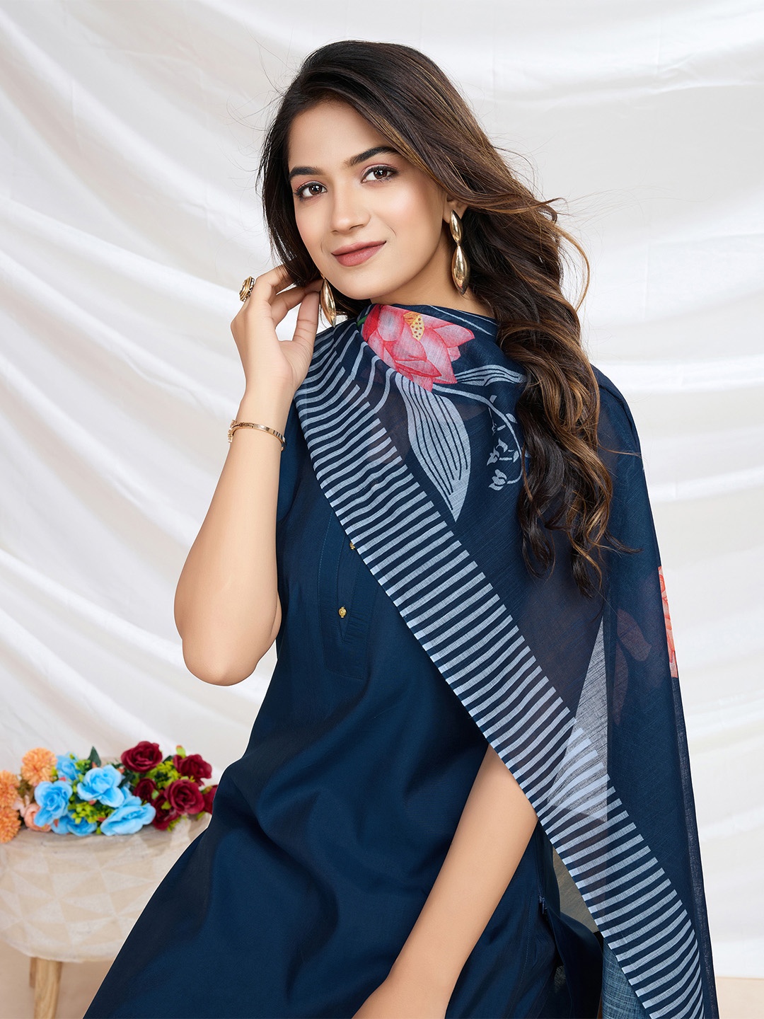 

MOJILAA Round Neck Straight Kurta With Trousers & Dupatta, Navy blue