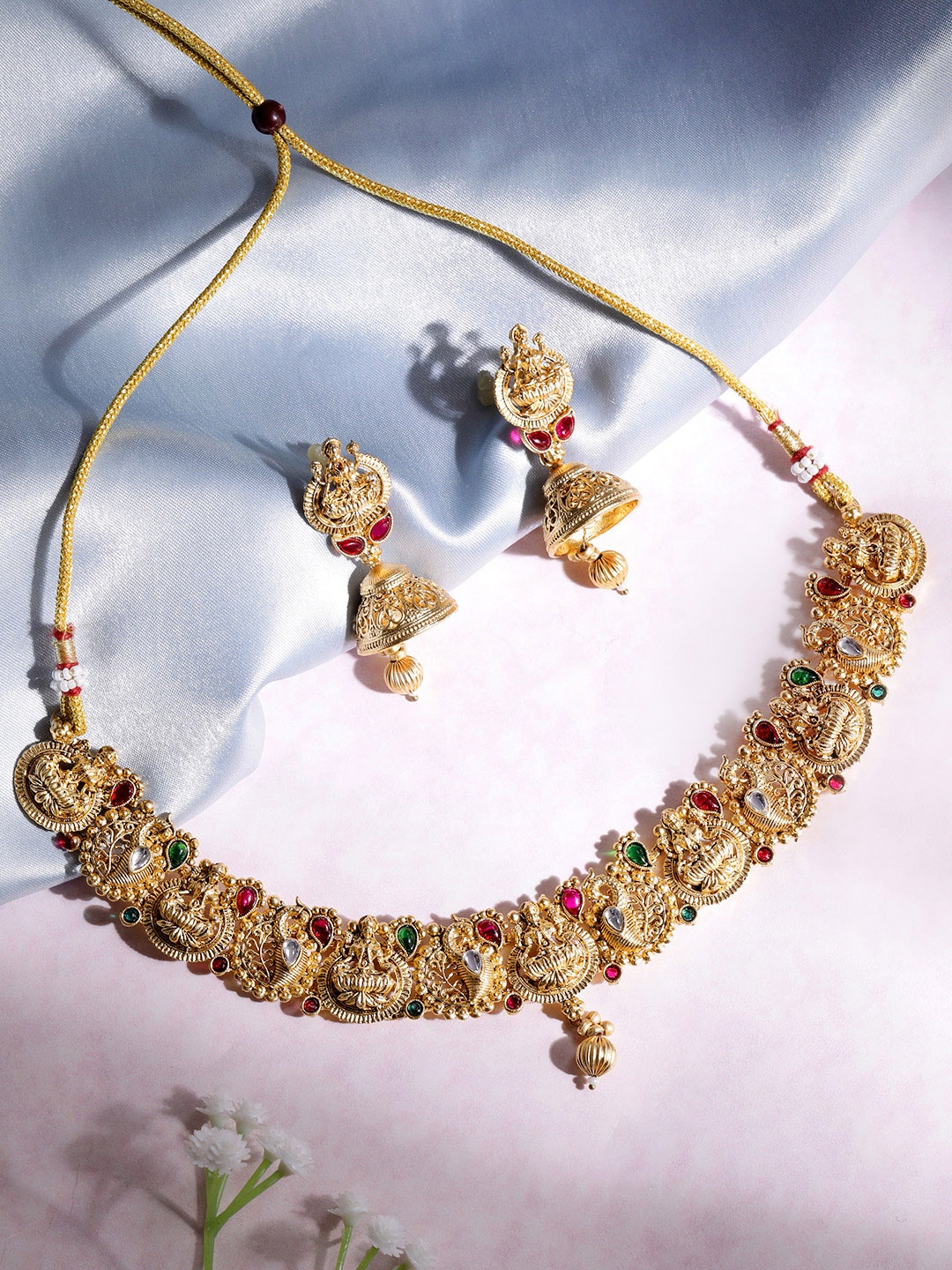 

MANSIYAORANGE Matte Gold-Plated Temple Maa Lakshmi Motif Jewellery Set