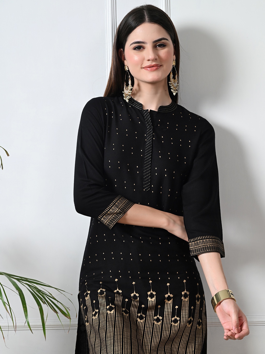 

TOP 30 Women Ethnic Motifs Printed Kurta, Black