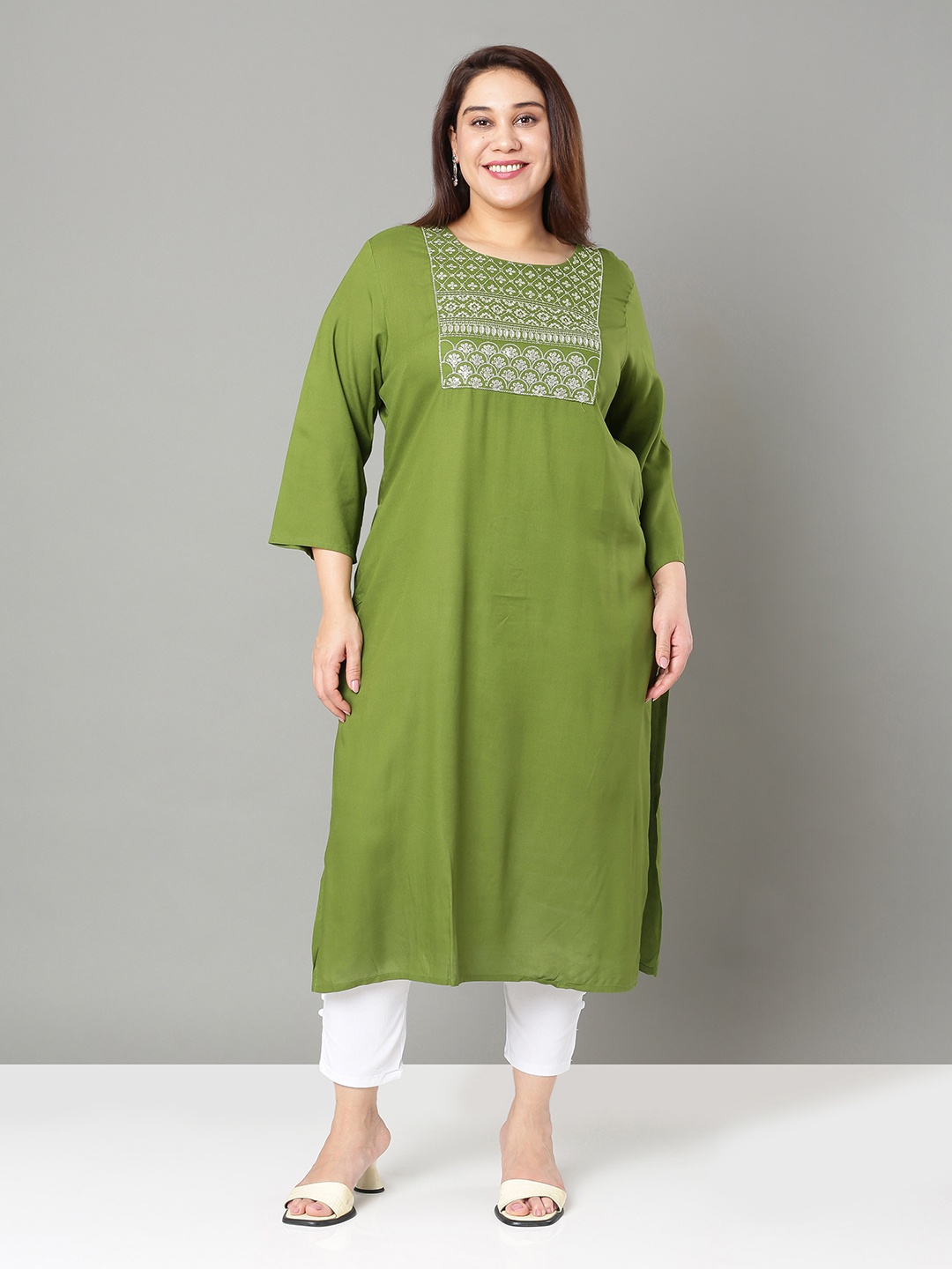 Sztori Plus Size Floral Yoke Design Thread Work Straight Kurta, Green