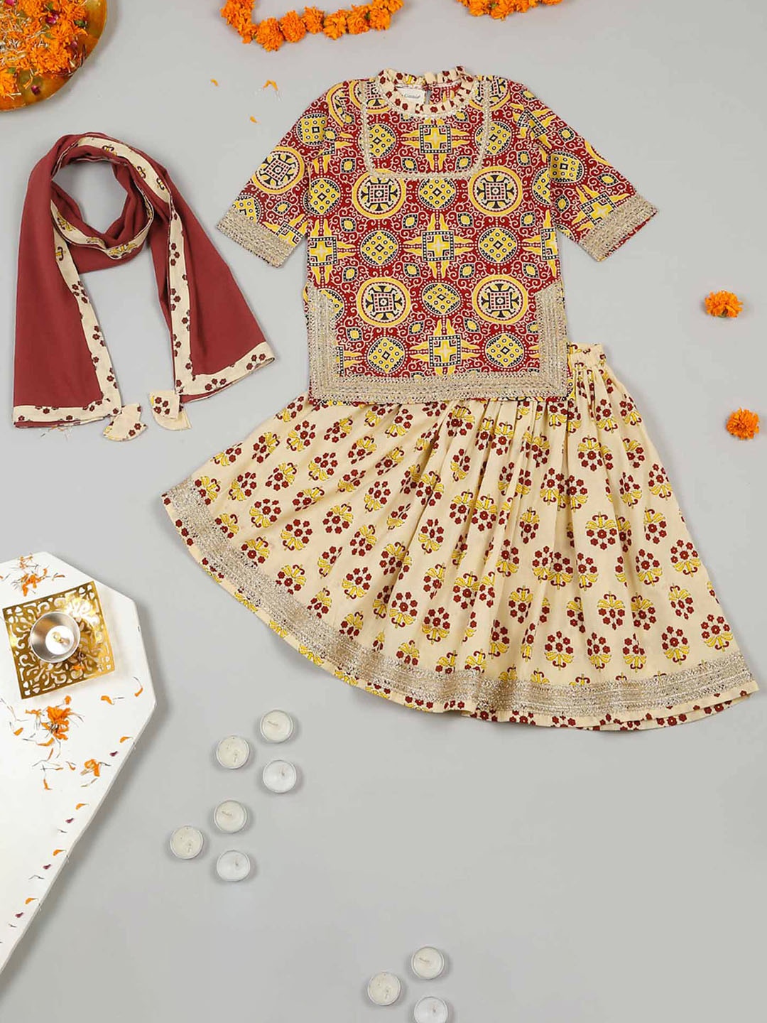 

LITTLE GINNIE Girls Printed Cotton Lehenga With Choli & Dupatta, Red