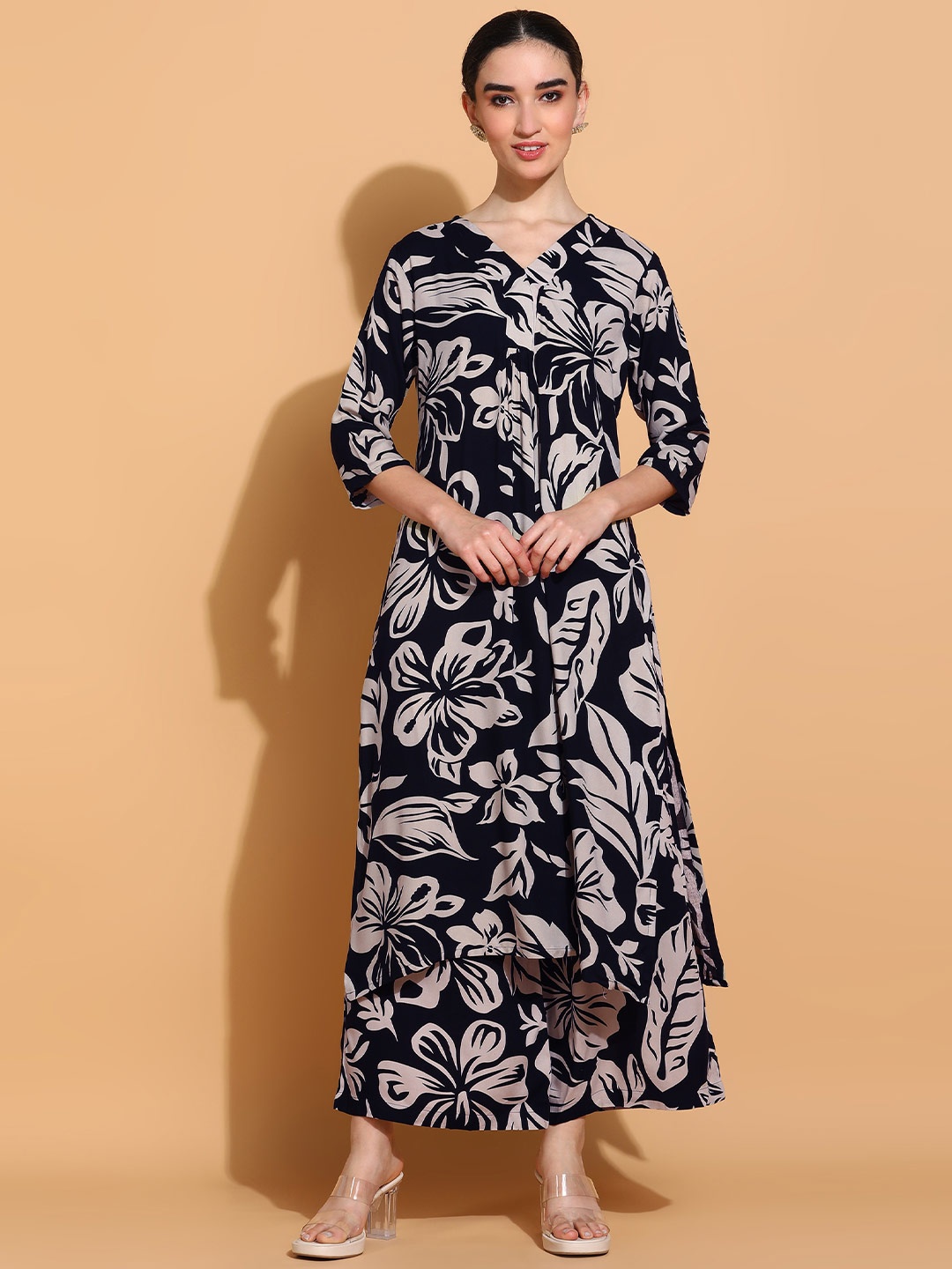 

KALINI Floral Printed Straight Kurta with Palazzos, Navy blue