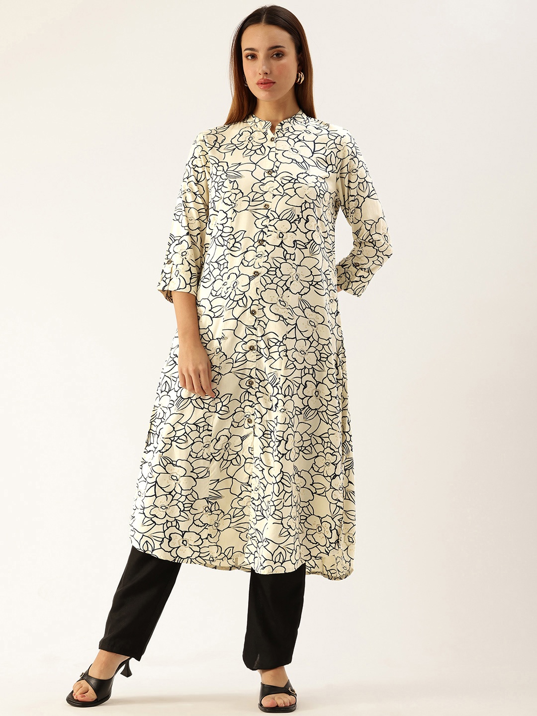 

AMUKTI Floral Printed Rayon Kurta, Off white