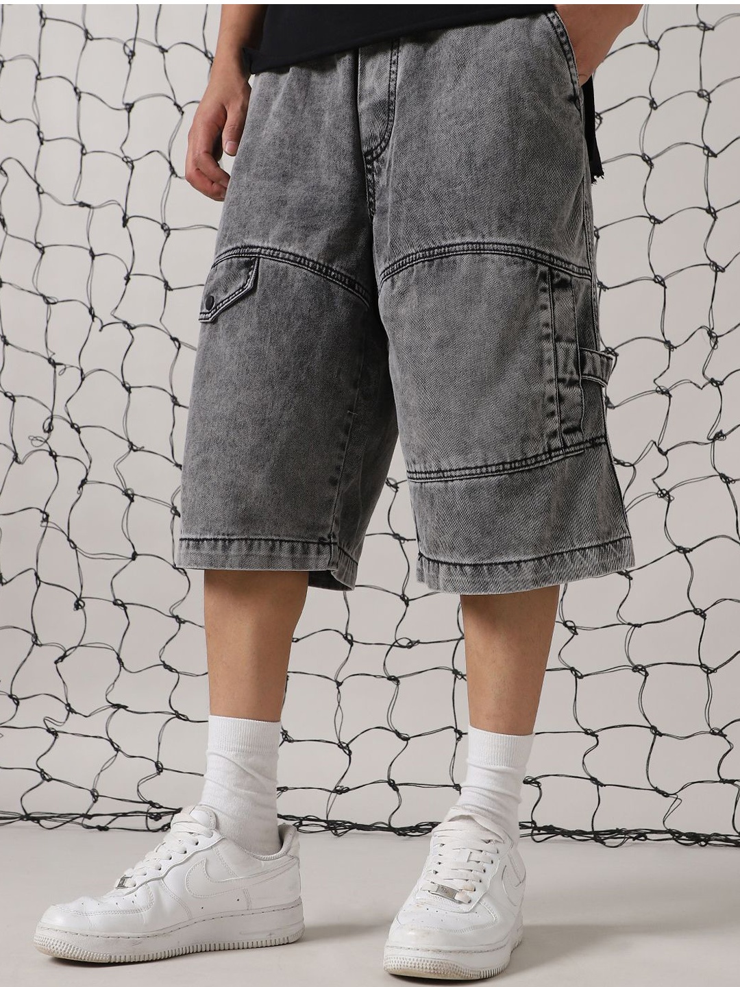 

Hubberholme Men Washed Loose Barmuda Fit Denim Cargo Shorts, Black