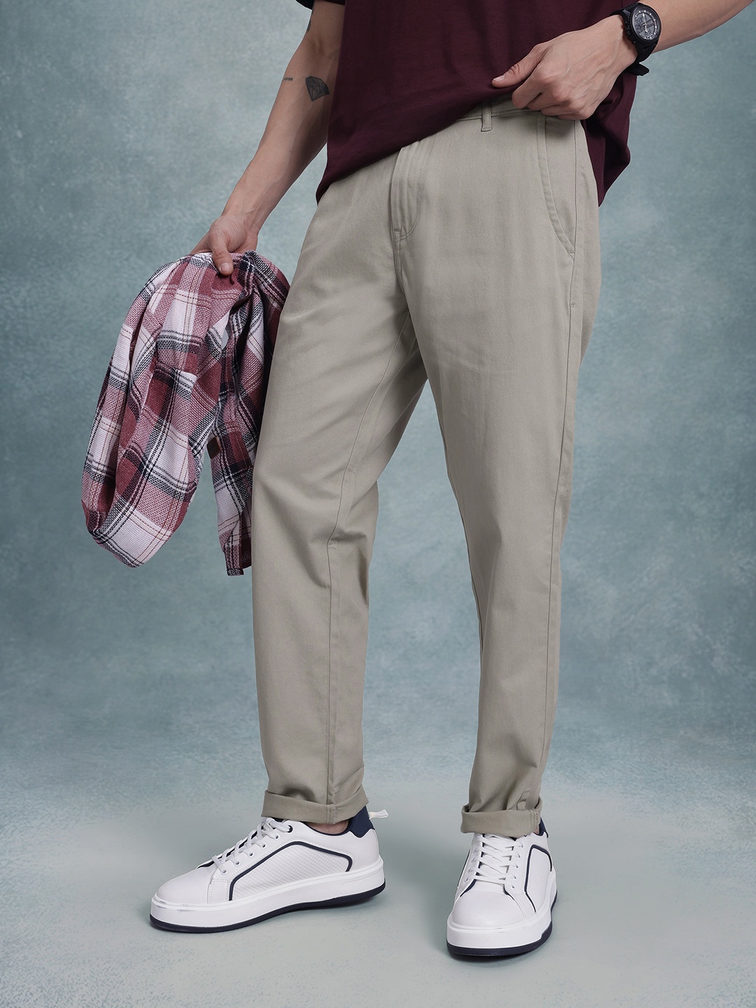 

The Roadster Life Co. Men Pure Cotton Chinos, Taupe