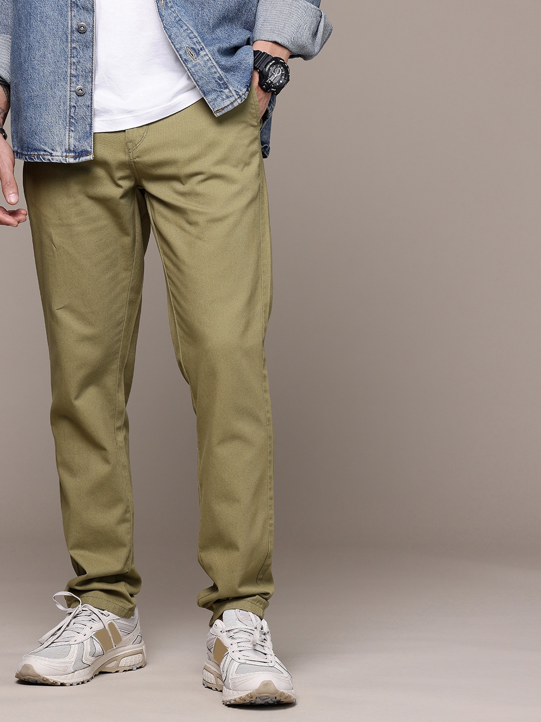 

The Roadster Life Co. Men Pure Cotton Chinos Trousers, Olive