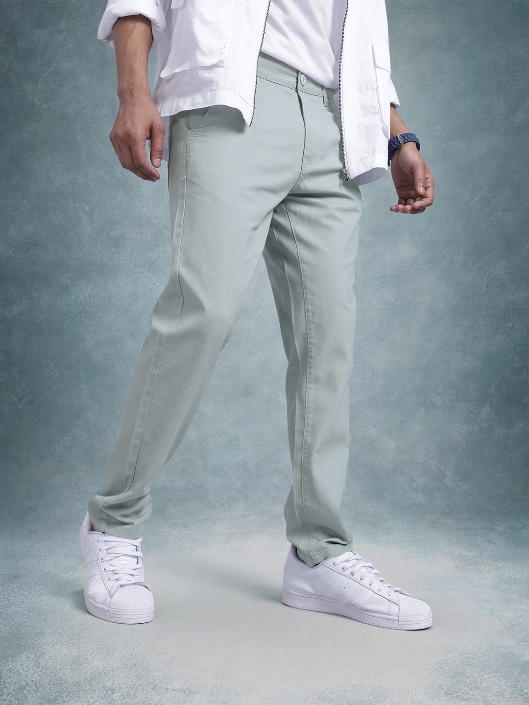 

The Roadster Life Co. Men Cotton Chinos, Green