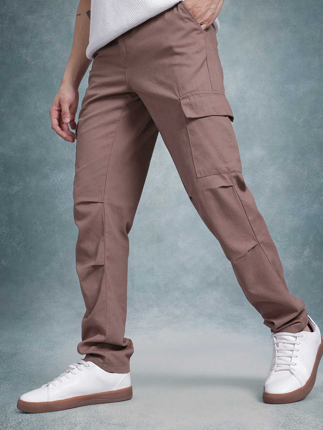 

The Roadster Life Co. Men Pure Cotton Loose Fit Cargo Trousers, Taupe