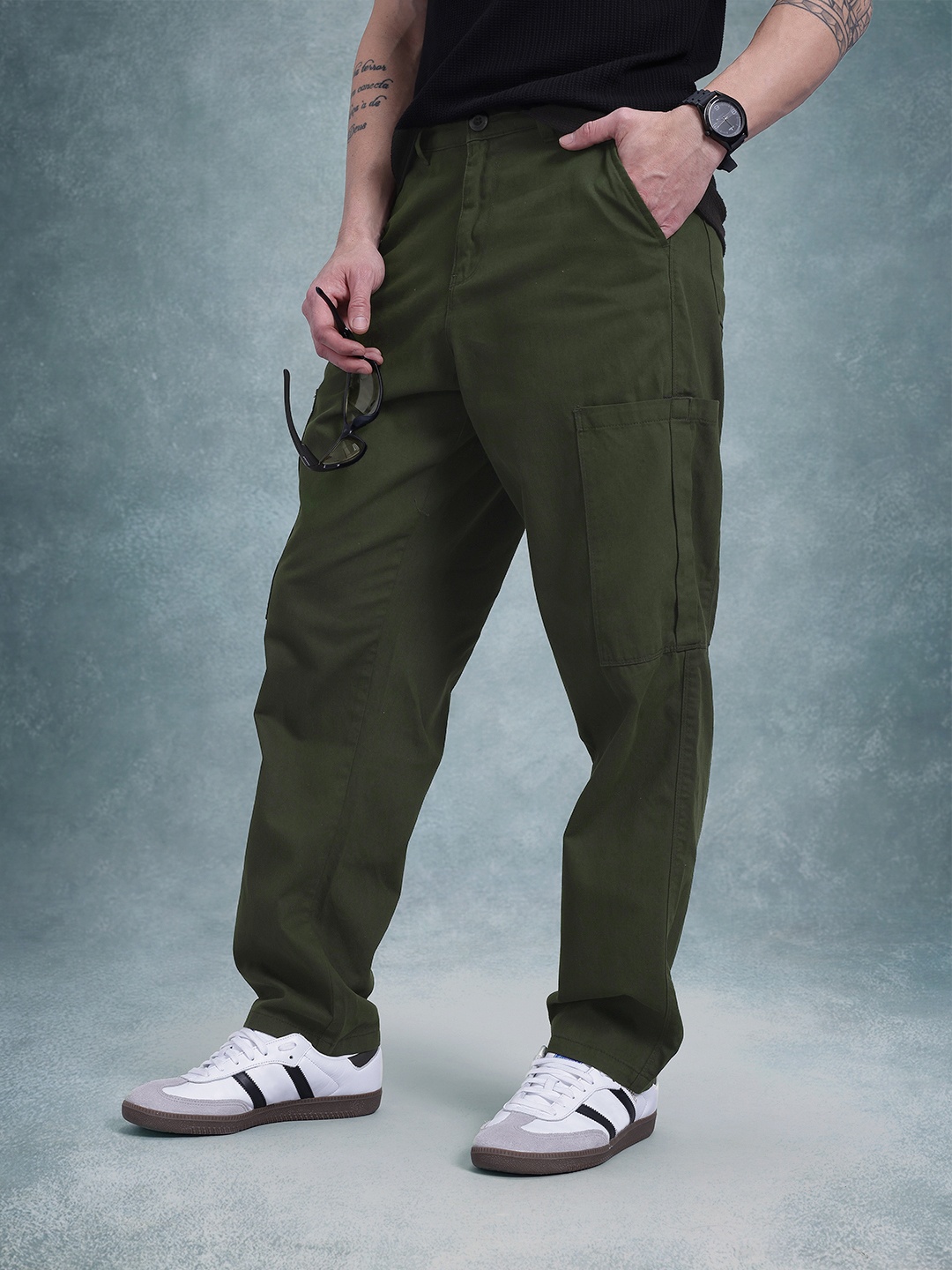 

The Roadster Life Co. Men Relaxed Fit Cargo Style Trousers, Olive