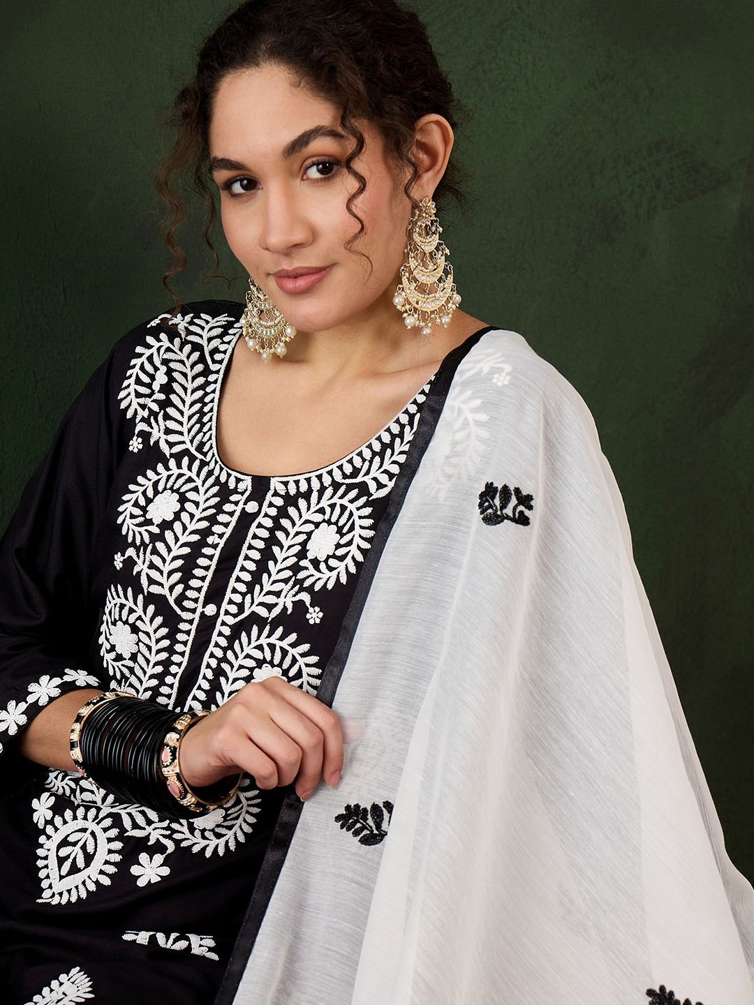 

VIRICA Floral Embroidered Chikankari Straight Kurta With Trousers & Dupatta, Black