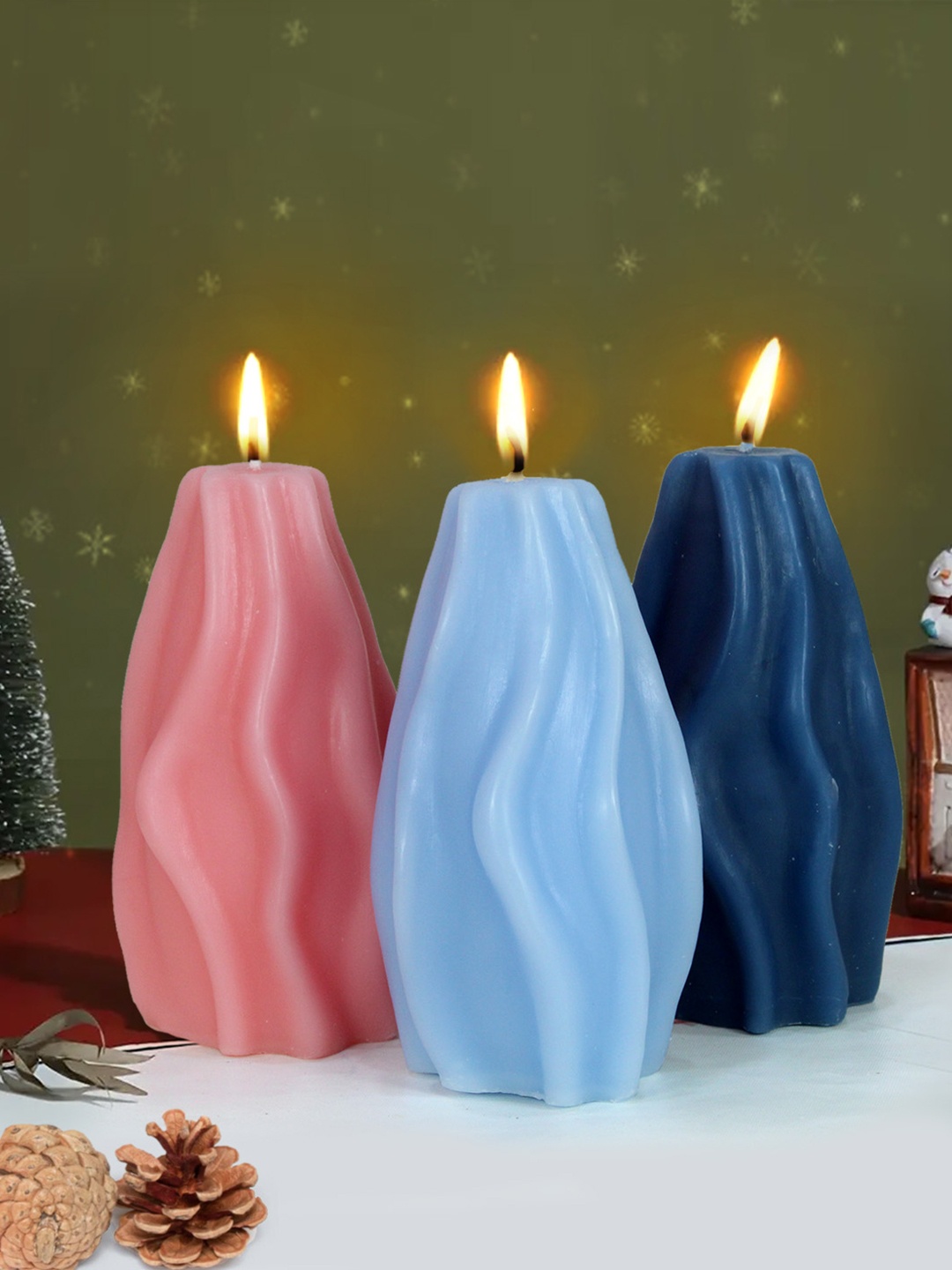 

TIED RIBBONS Blue 3 pieces Lavender Scented 48 Hours Burn Time Pillar Candle