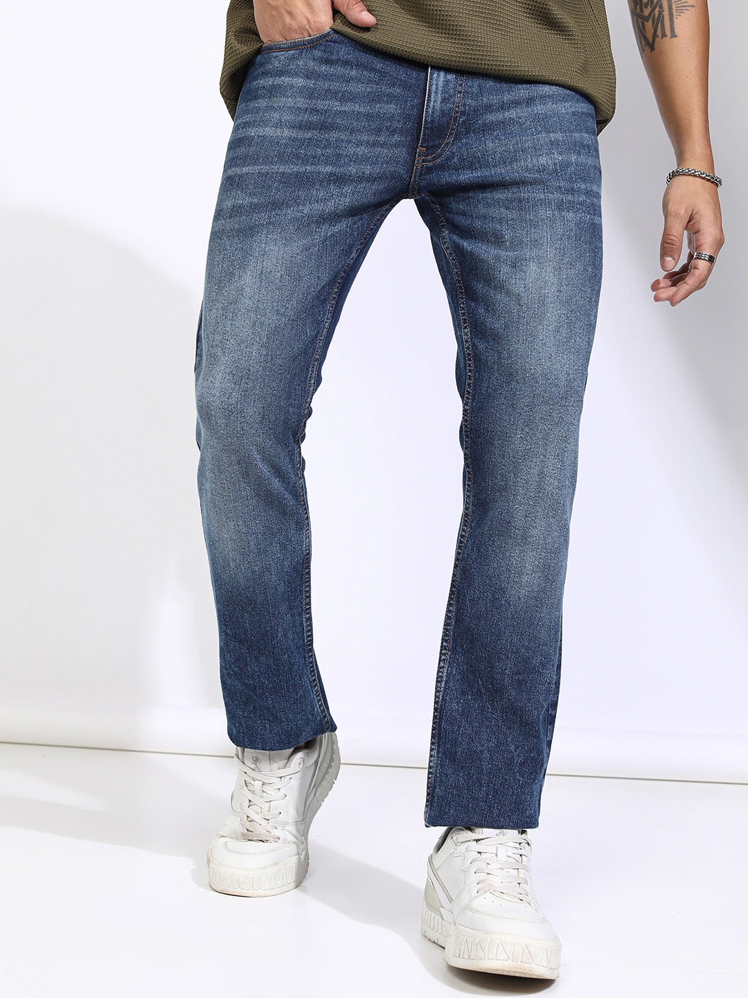 

HIGHLANDER Men Straight Fit Light Fade Stretchable Mid Rise Jeans, Blue