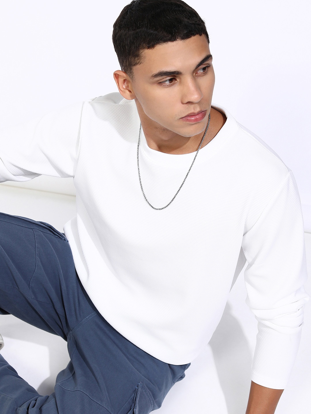 

HIGHLANDER Men Self Design Round Neck Relaxed Fit T-shirt, White