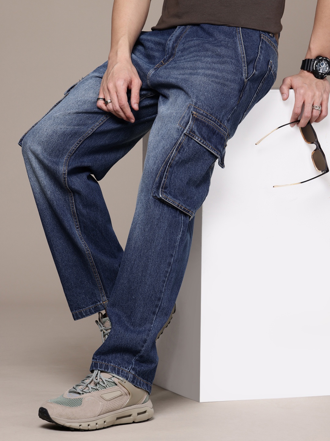 

WROGN Men Loose Cargo Fit Light Fade Pure Cotton Jeans, Blue