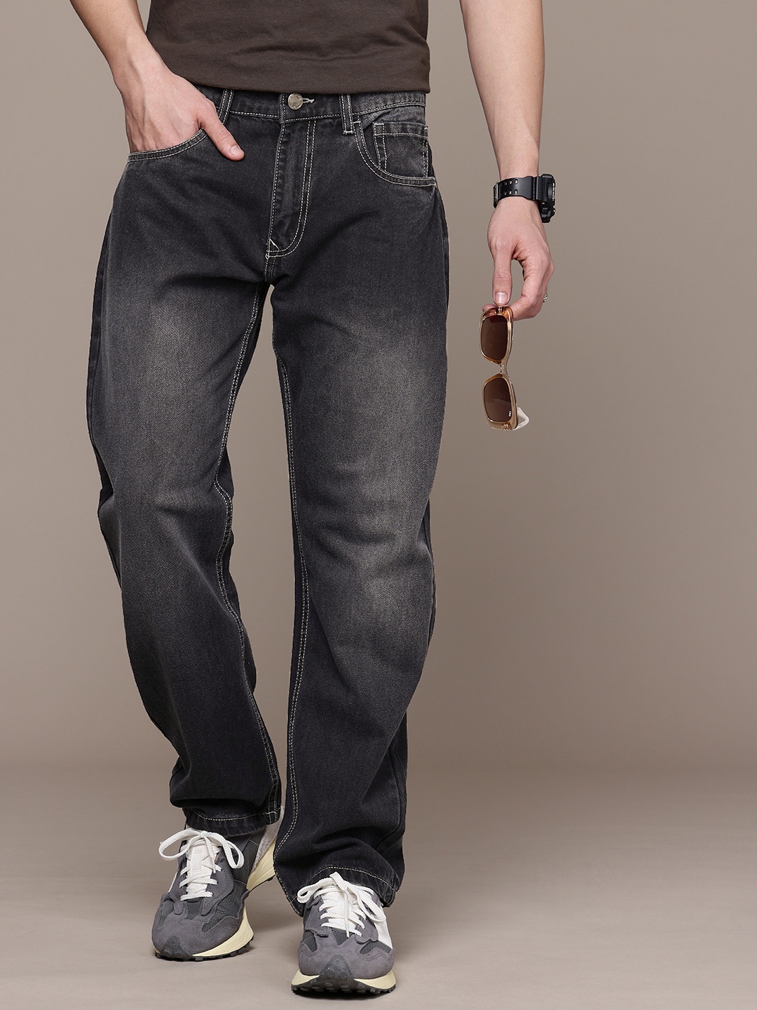 

WROGN Men Anti Fit Light Fade Pure Cotton Jeans, Charcoal