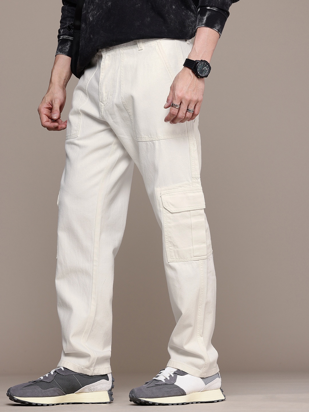 

WROGN Men Relaxed Fit Pure Cotton Cargo Jeans, White