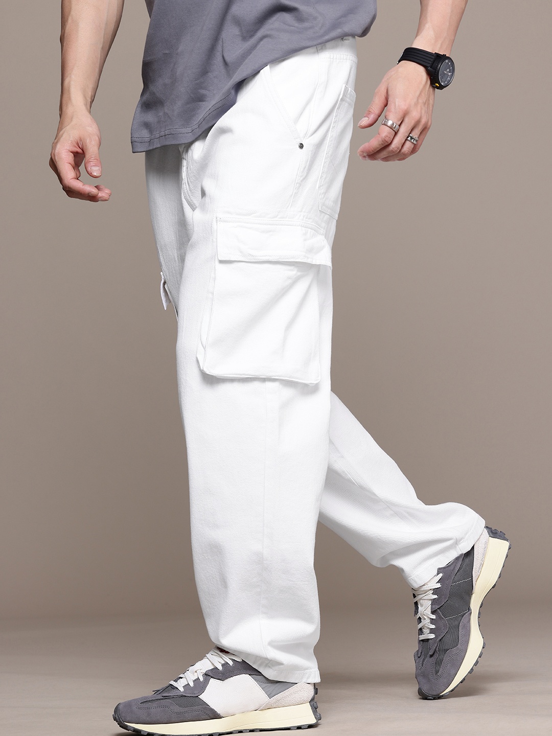 

WROGN Men Relaxed Fit Pure Cotton Cargo Jeans, White