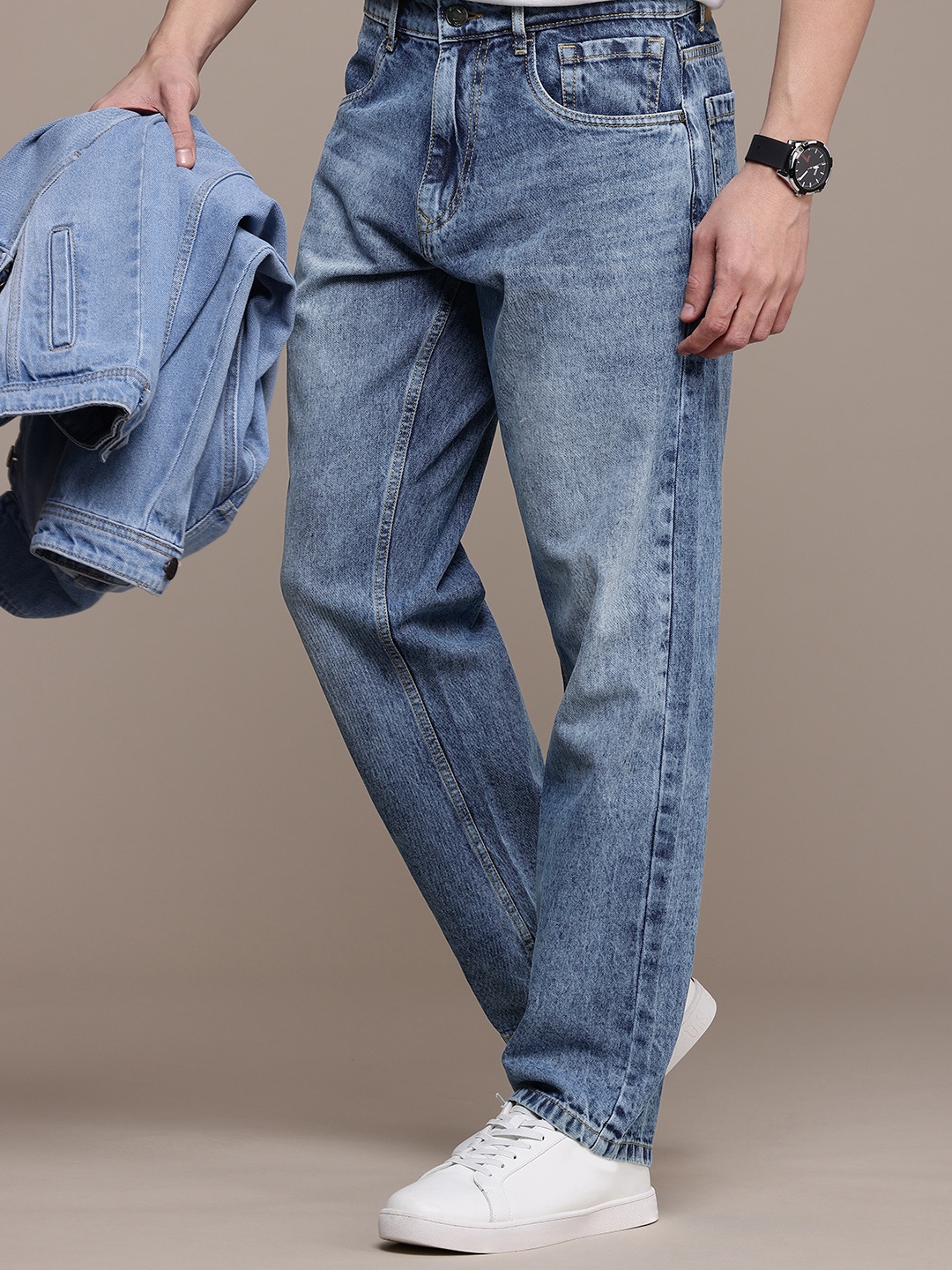 

WROGN Men Pure Cotton Anti Fit Heavy Fade Jeans, Blue