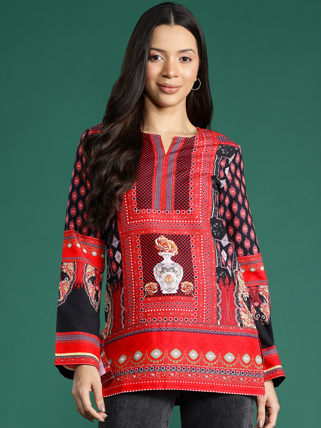 

DressBerry Colourblocked Ethnic Printed A-Line Top, Black